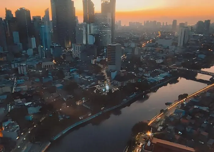 Bright Comfy W/wifi Near Makati/manila/philippines * Manila