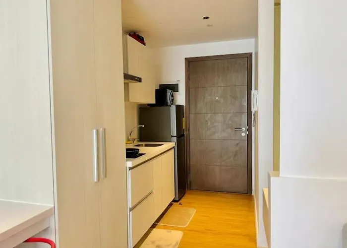 Bright Comfy W/wifi Near Makati/manila/philippines * Manila
